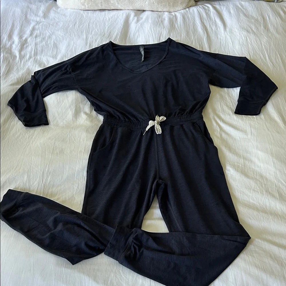 Vuori Navy Jumpsuit size XS - Picture 3 of 6